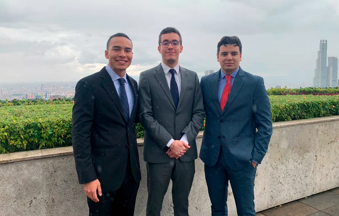 Estudiantes javerianos, ganadores de concurso sobre análisis económico del derecho  Estudiantes javerianos, ganadores de concurso sobre análisis económico del derecho