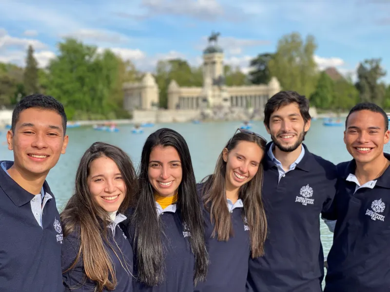 XIV competición internacional de arbitraje y derecho mercantil  Estudiantes de Derecho en la competición internacional de arbitraje y derecho mercantil