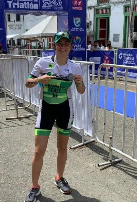 estudiante de Comunicación triatlón estudiante de Comunicación triatlón