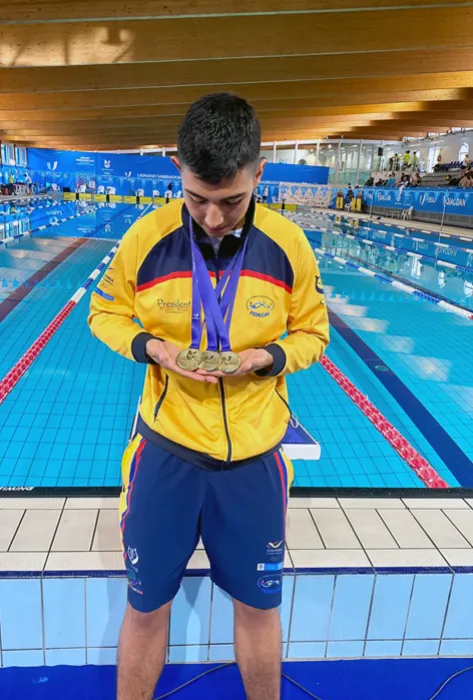 Juan Sebastián Giraldo, el estudiante de Ingeniería Civil que ganó tres medalles de oro en el University World Cup Finswimming, en Italia. Juan Sebastián Giraldo, el estudiante de Ingeniería Civil que ganó tres medalles de oro en el University World Cup Finswimming, en Italia.