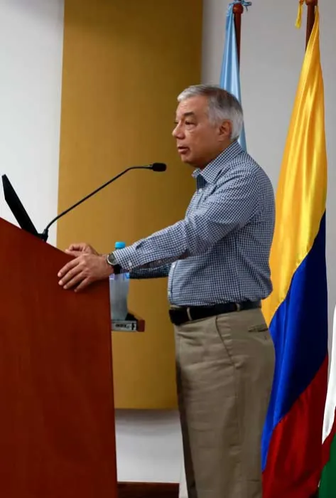 “Si no cambiamos la manera de hacer las cosas nos vamos a quedar cada vez menos desarrollados”, César Ferrari, Superintendente Financiero de Colombia “Si no cambiamos la manera de hacer las cosas nos vamos a quedar cada vez menos desarrollados”, César Ferrari, Superintendente Financiero de Colombia